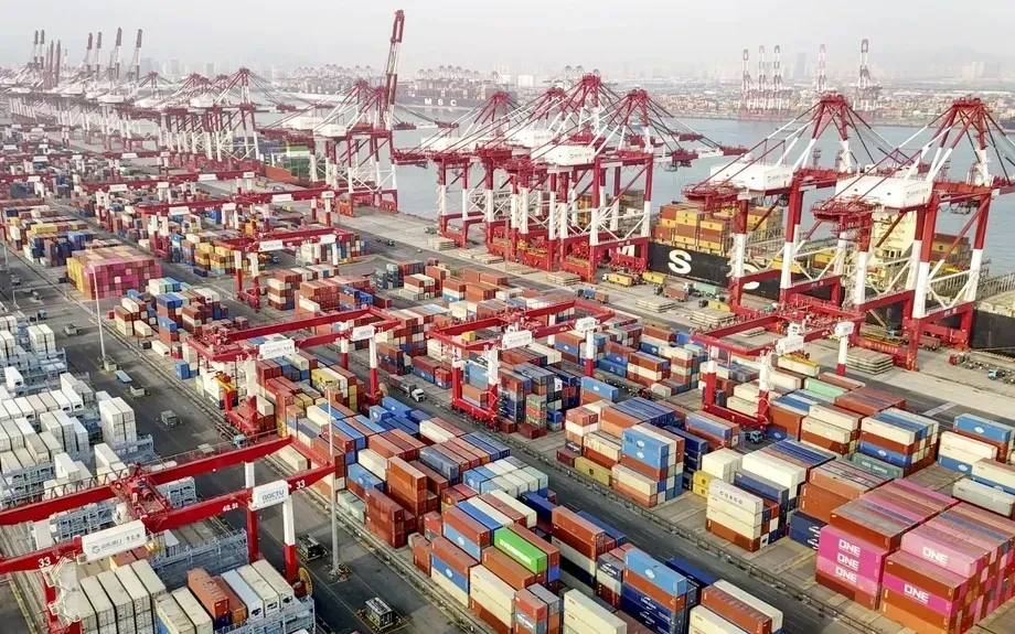 Trung Quốc dùng thị trường khổng lồ 1,4 tỷ dân để buộc các hãng xe phải chuyển giao công nghệ lõi, Việt Nam có 'quân bài' gì khi đón làn sóng FDI?