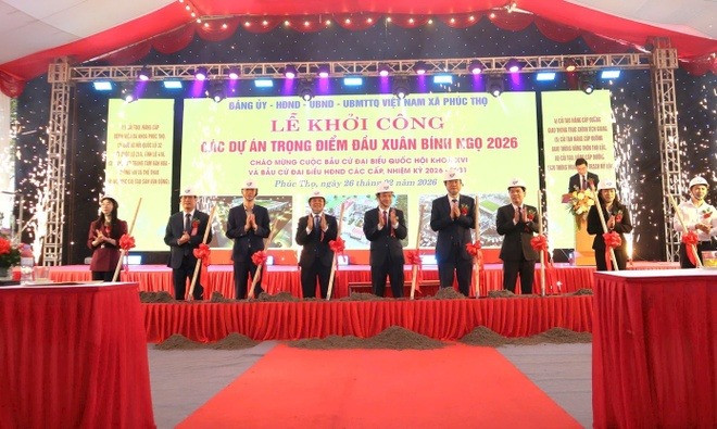 Ch&iacute;nh thức khởi c&ocirc;ng, l&agrave;m &lsquo;sống dậy&rsquo; s&acirc;n vận động bỏ hoang hơn 1 thập kỷ giữa Thủ đ&ocirc;- Ảnh 1.