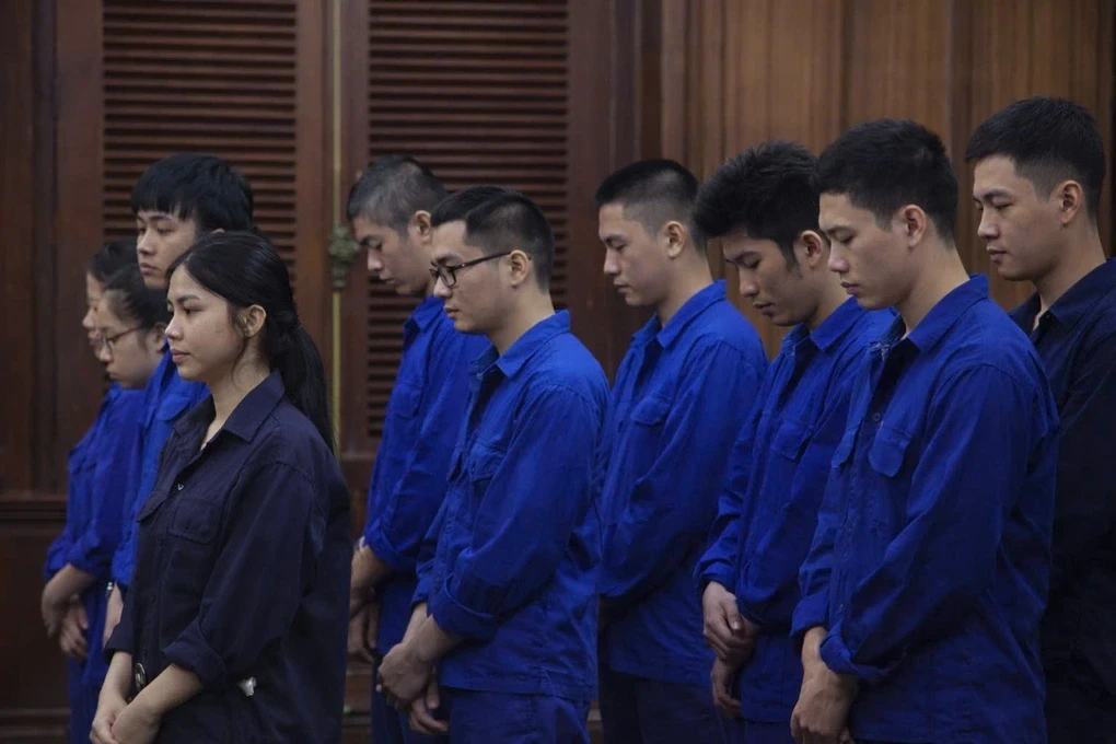 Các bị cáo tại tòa. Ảnh Xuân Duy