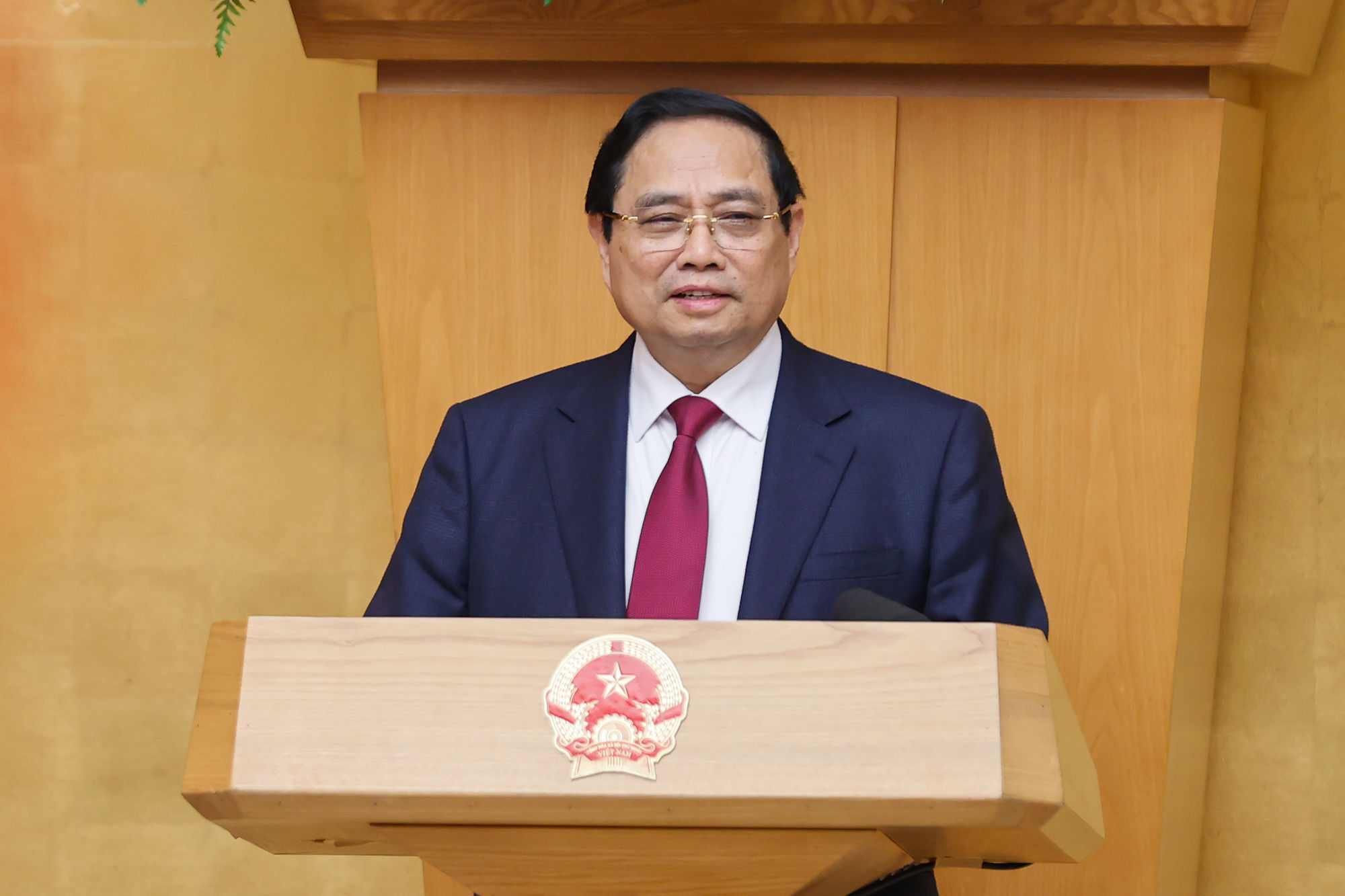 Thủ tướng: Xây dựng luật phải phân cấp, phân quyền tối đa và cắt giảm mọi thủ tục rườm rà- Ảnh 2.