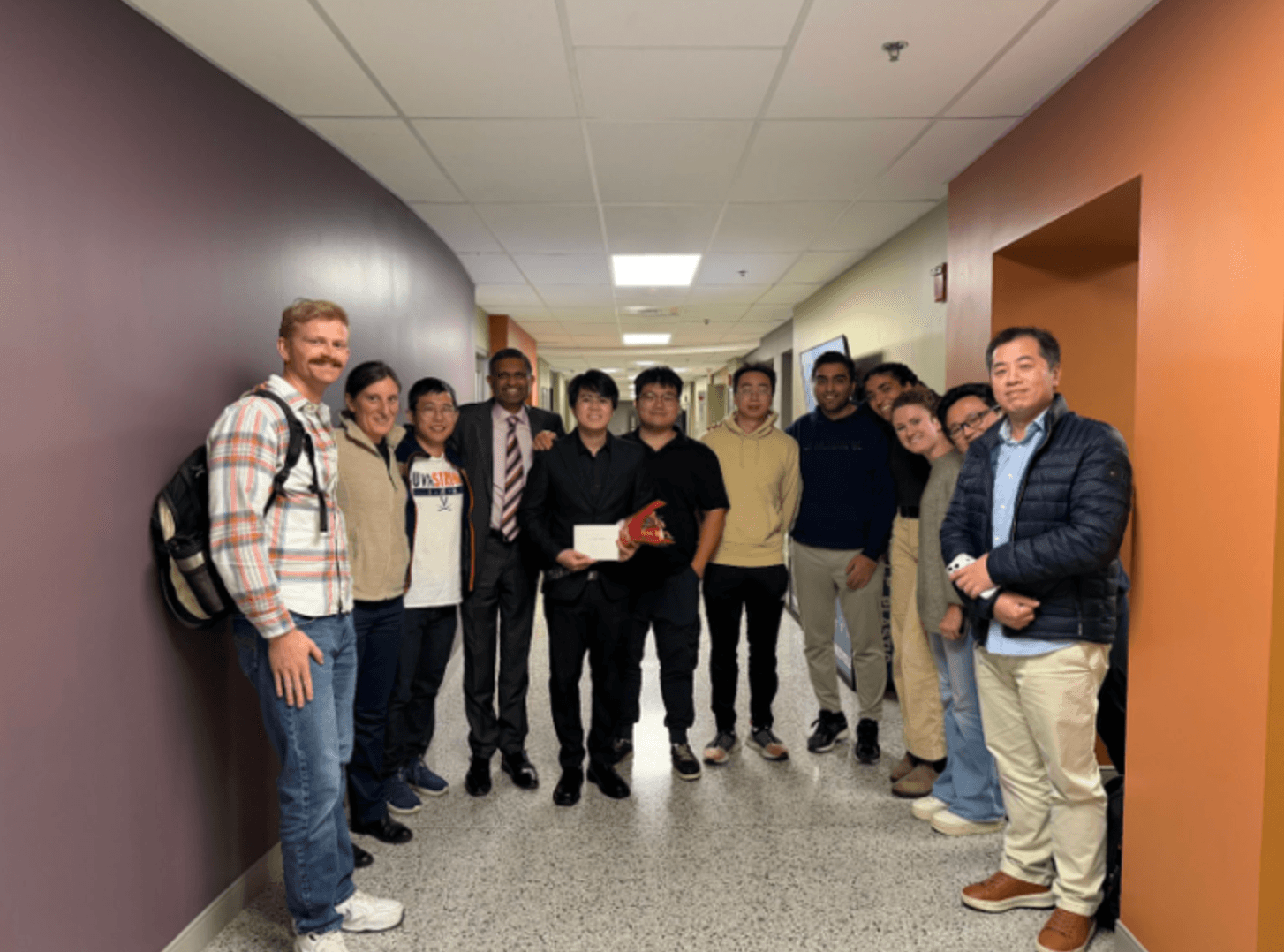 Đức sang Mỹ thực tập thạc sĩ tại Đại học Virginia, sau đó quyết định theo học tiến sĩ với học bổng toàn phần. Ảnh: Internet