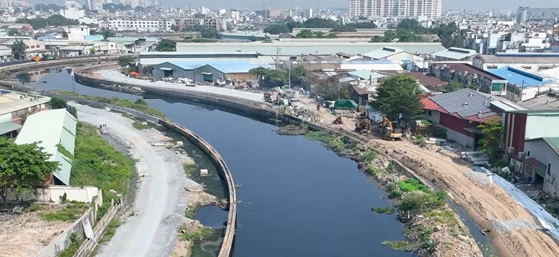 Kênh dài nhất TP. HCM trễ tiến độ 10 gói thầu, dự kiến hoàn thành trong năm nay- Ảnh 1. Kênh dài nhất TP. HCM trễ tiến độ 10 gói thầu, dự kiến hoàn thành trong năm nay- Ảnh 1.