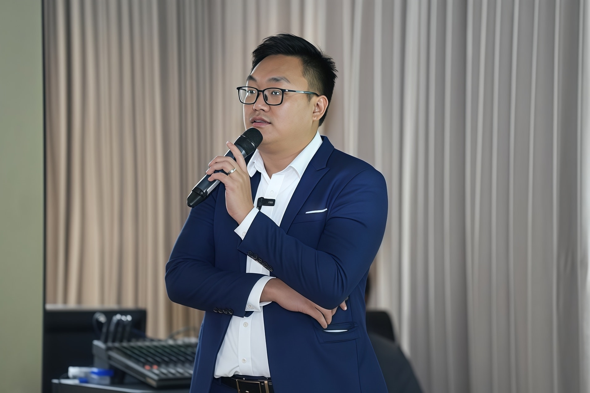 Lãi suất thả nổi vọt lên 15%: Nhà đầu tư ‘ngộp thở’ hay mở ra cơ hội săn hàng giá hời?