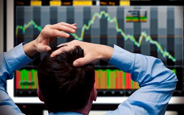 Hàng chục cổ phiếu bất động sản đồng loạt thủng đáy 6 tháng: Chuyện gì đang xảy ra?