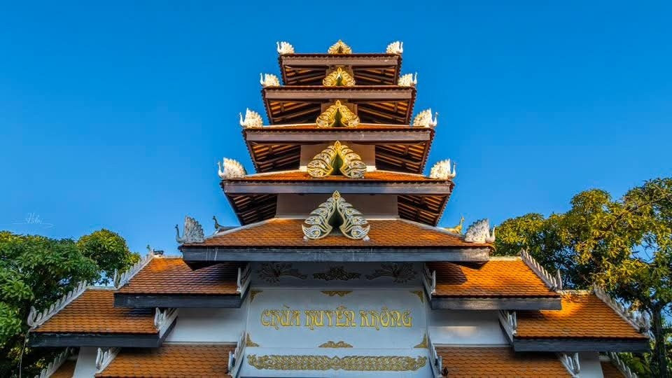 Ngôi chùa sở hữu kiến trúc độc đáo bậc nhất xứ Huế: Giao thoa Nhật - Ấn, địa thế 'sơn thủy hữu tình'- Ảnh 4. Ngôi chùa sở hữu kiến trúc độc đáo bậc nhất xứ Huế: Giao thoa Nhật - Ấn, địa thế 'sơn thủy hữu tình'- Ảnh 4.