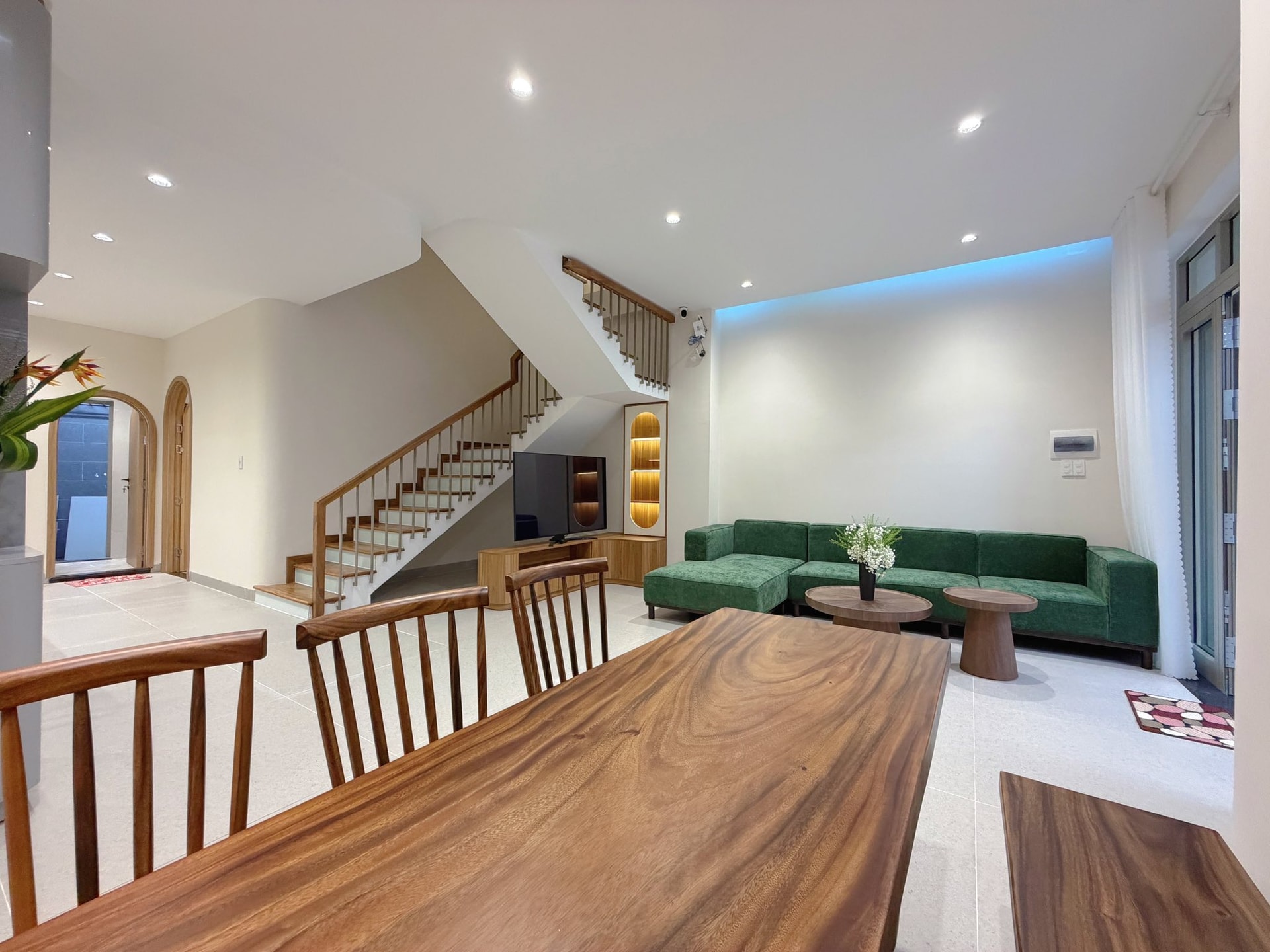 Sống trọn trong tổ ấm hiện đại tối giản: 181m2 đủ đầy cho gia đình nhiều thế hệ- Ảnh 3.