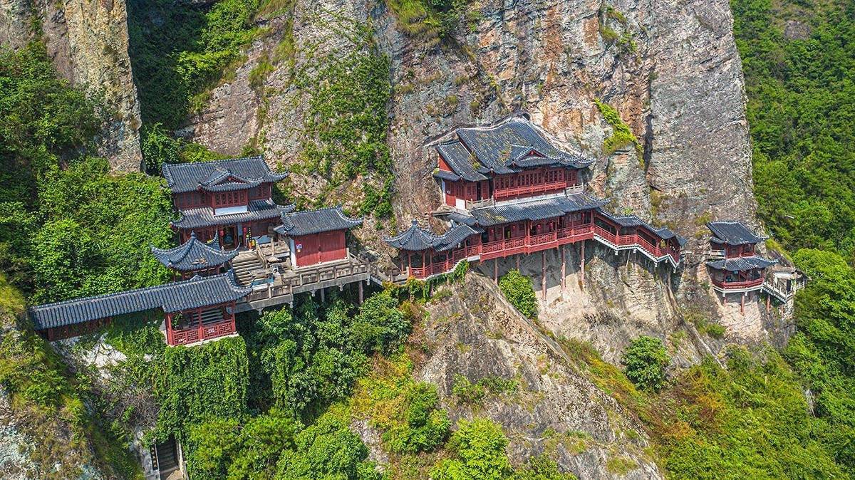 Ngôi chùa 1.500 năm tuổi treo mình lơ lửng trên vách núi, được tạp chí Mỹ danh tiếng vinh danh 'kỳ vĩ nhất thế giới'