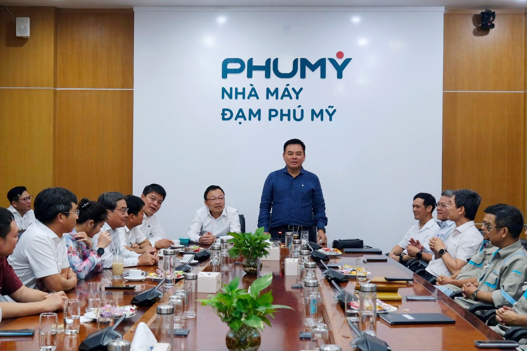 Ban lãnh đạo PVFCCo - Phú Mỹ làm việc với Nhà máy đạm Phú Mỹ về công tác vận hành và kế hoạch sản xuất năm 2026