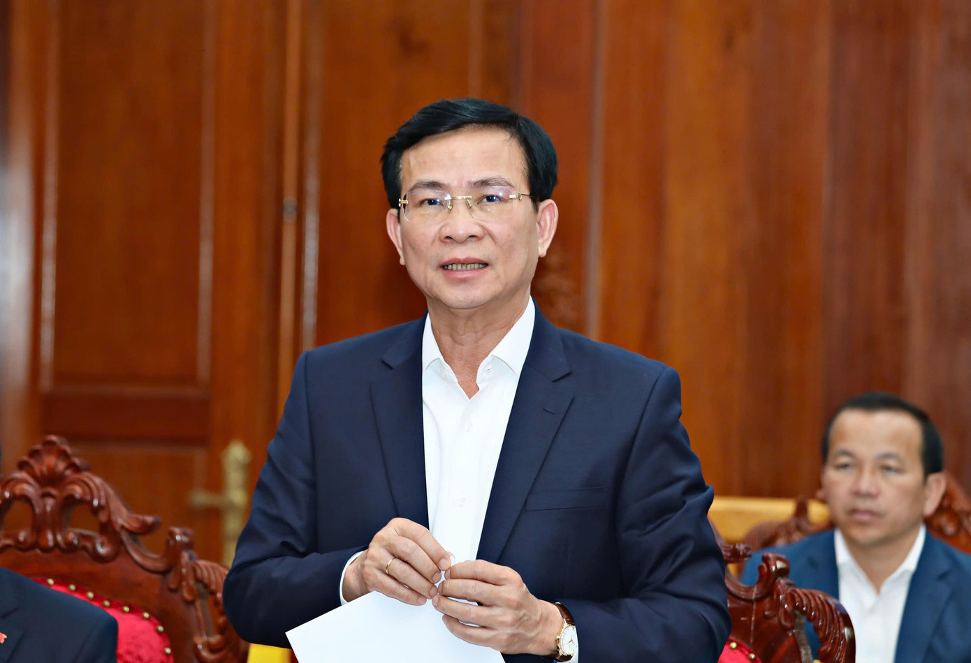 Ông Hồ Văn Mười - Chủ tịch UBND tỉnh Lâm Đồng, báo cáo tại buổi làm việc. z7582264386425-5b19f36313803b06bacb45d62c438a95.jpg