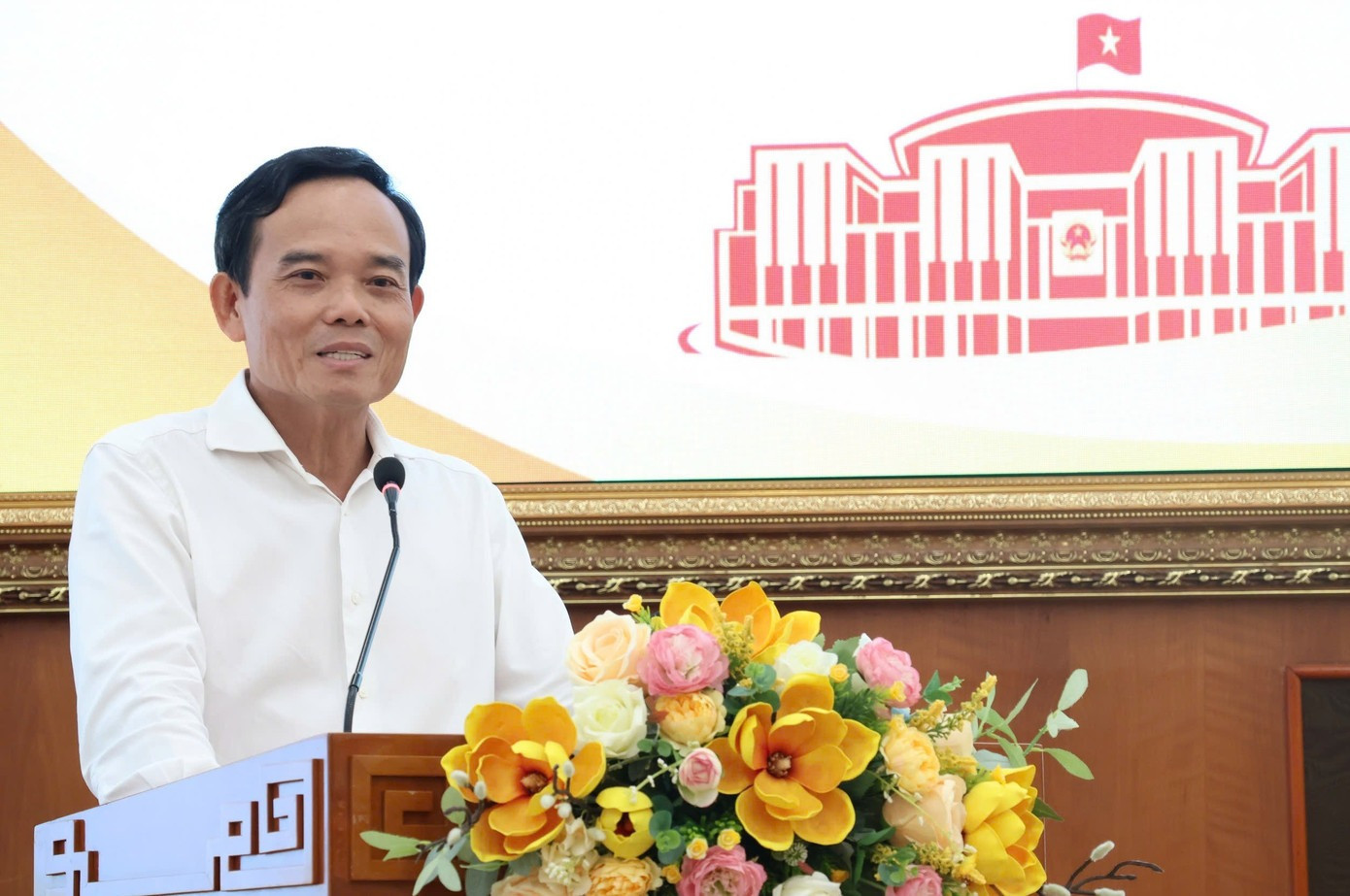 Ông Trần Lưu Quang - Ủy viên Bộ Chính trị, Bí thư Thành ủy TP. HCM tại buổi tiếp xúc cử tri. Nguồn ảnh: Báo Tiền phong