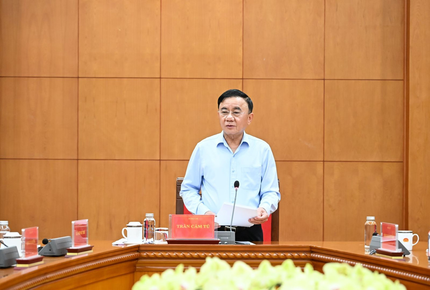 Thường trực Ban Bí thư Trần Cẩm Tú phát biểu tại cuộc họp. Ảnh: Cổng thông tin Đảng Cộng sản. tienphong-33thuongtrucbbt.jpg