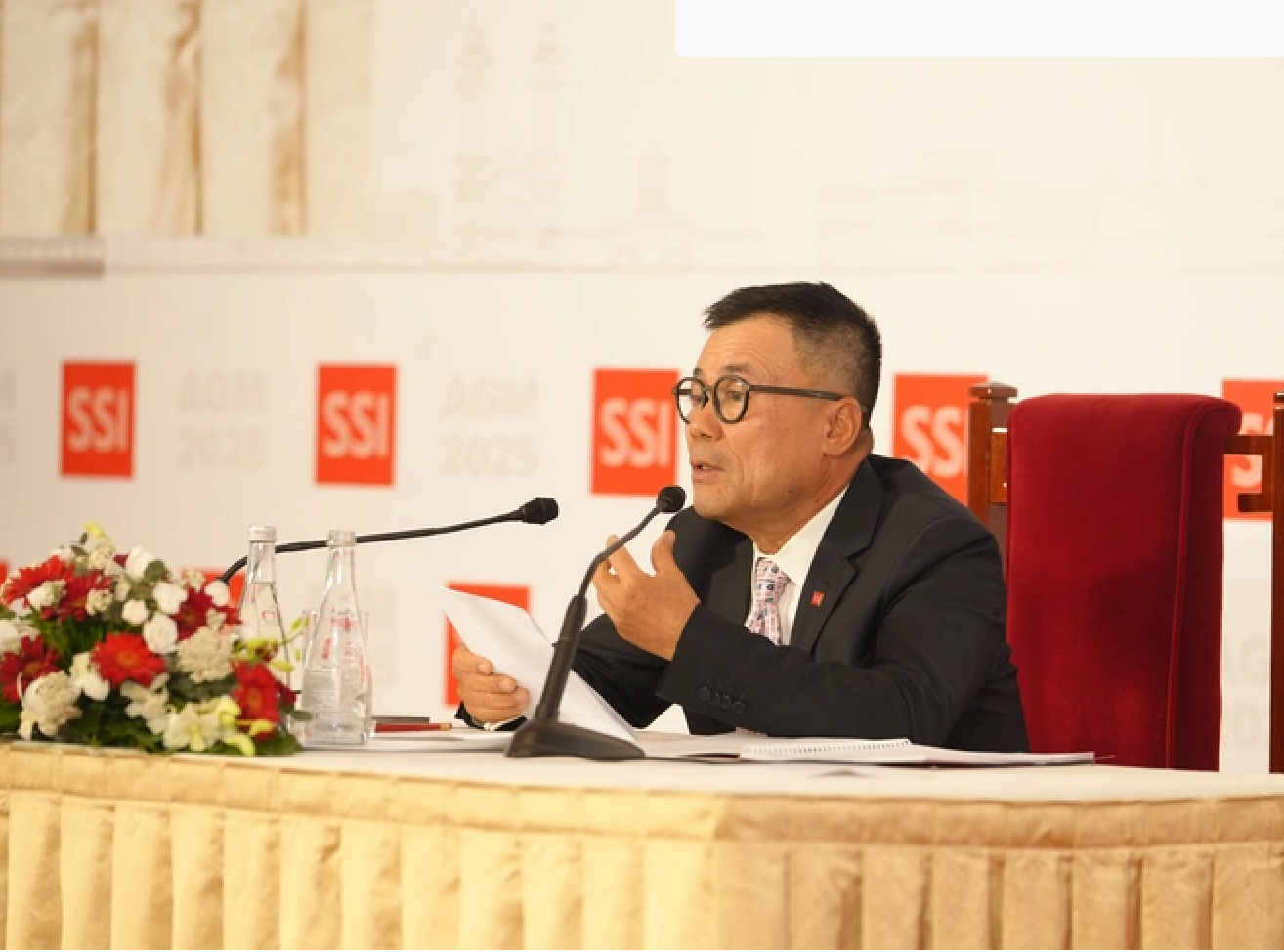 Khối ngoại gom mạnh cổ phiếu SSI sau tin Chủ tịch Nguyễn Duy Hưng gặp lãnh đạo Bithumb nói về tài sản mã hoá