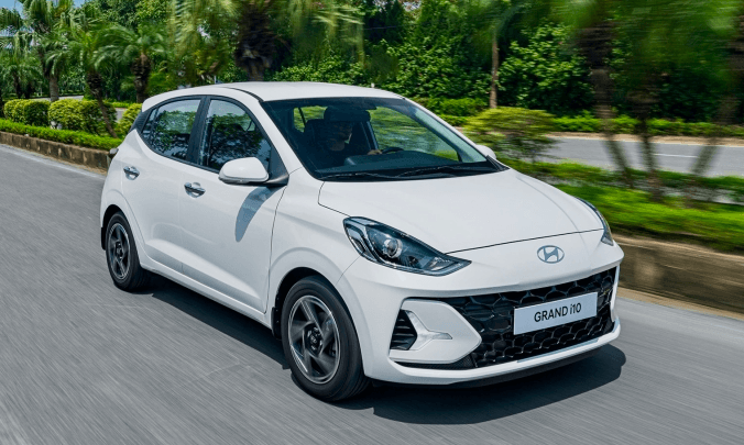 newgrandi10hatchback1jpeg-171833.png