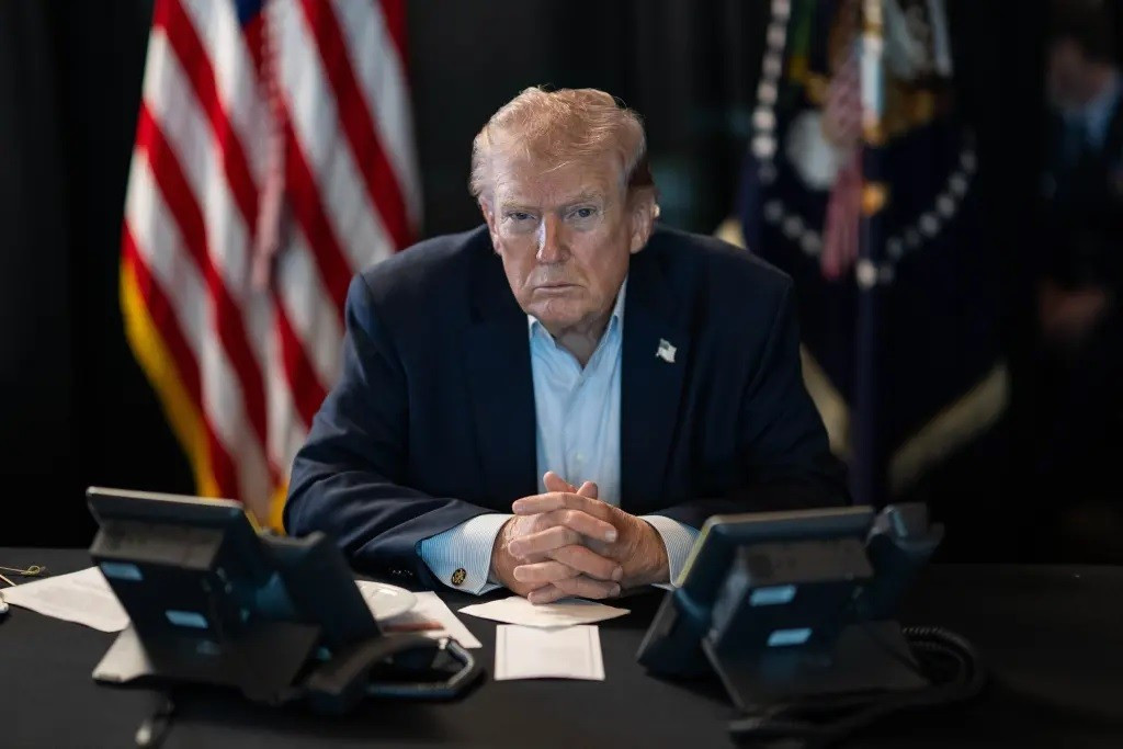 Tổng thống Mỹ Donald Trump giám sát Chiến dịch “Epic Fury” (Cơn thịnh nộ khủng khiếp) tại Mar-a-Lago, Florida, ngày 1/3/2026. Ảnh: White House. my-1.jpg