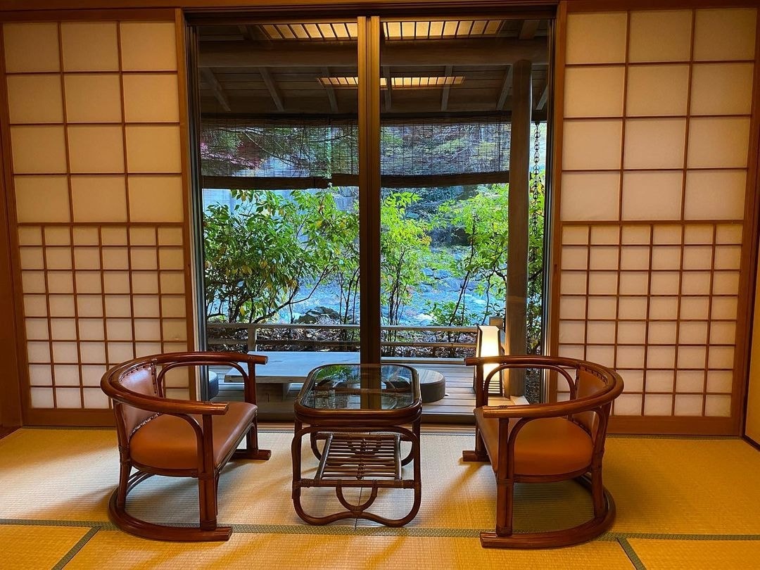 nishiyama-onsen-keiunkan.jpg