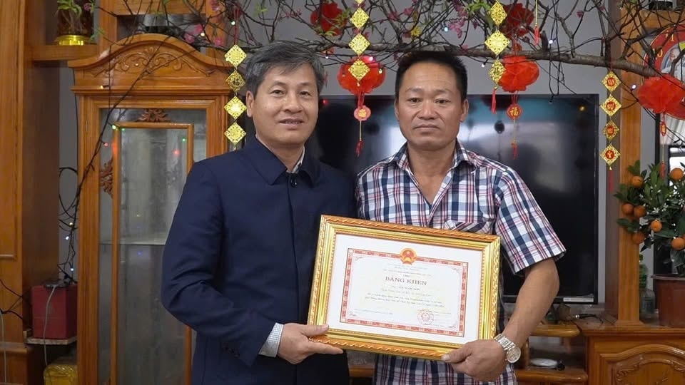 Chủ tịch nước tặng thưởng Huân chương Dũng cảm cho ông Hà Ngọc Sơn