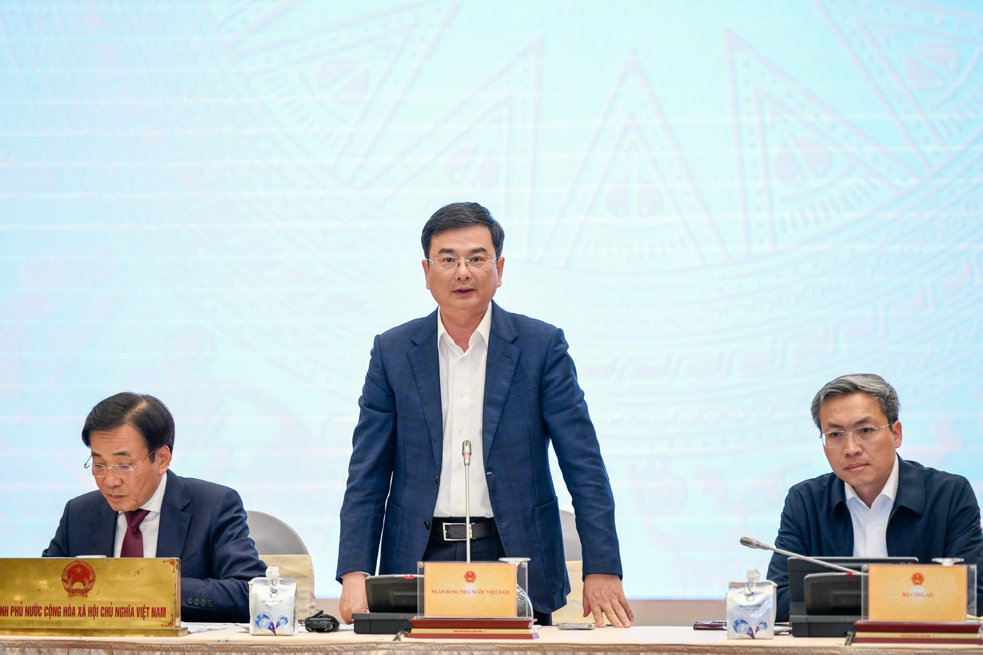 Phó Thống đốc Phạm Thanh Hà trả lời câu hỏi của phóng viên tại họp báo Chính phủ tháng 2/2026. (Ảnh: 