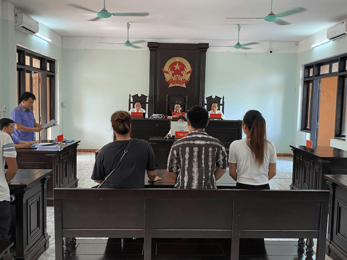 Bà Thái Thị Hồng Vân - Phó Chánh án Tòa dân sự TAND TP.Huế làm thẩm phán, chủ tọa phiên tòa xét xử vụ án
