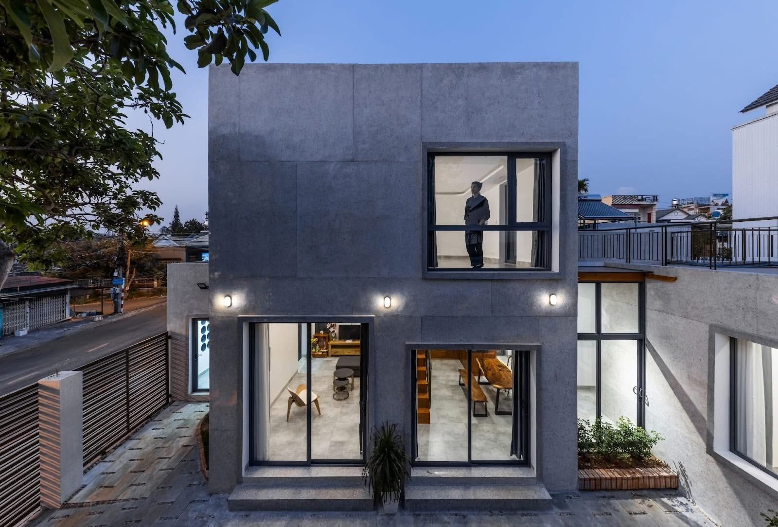 Biến mảnh đất nuôi gà thành tổ ấm hiện đại: Lâm House và triết lý sống tối giản đầy cảm hứng- Ảnh 1. Biến mảnh đất nuôi gà thành tổ ấm hiện đại: Lâm House và triết lý sống tối giản đầy cảm hứng- Ảnh 1.