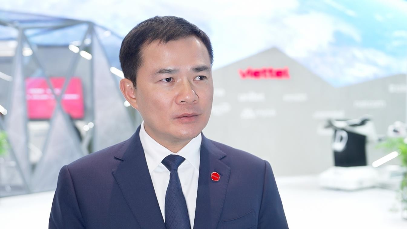 Sau khi thấy những tiến bộ của các tập đoàn quốc tế, Chủ tịch Tào Đức Thắng đã đặt ra yêu cầu bắt buộc mới cho Viettel