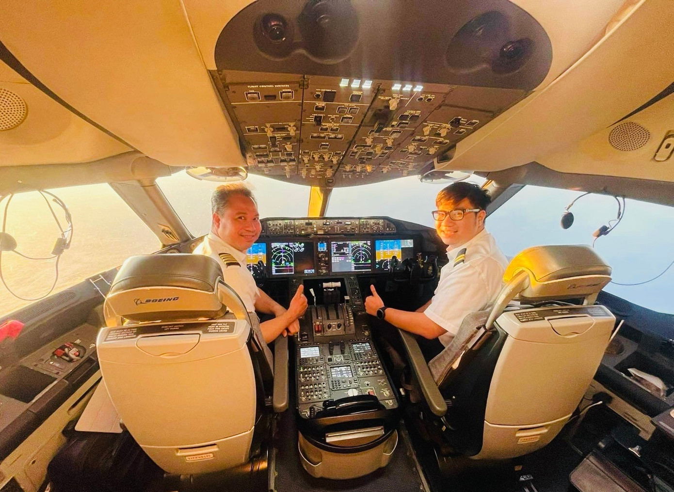 co-truong-vienamairlines.jpg