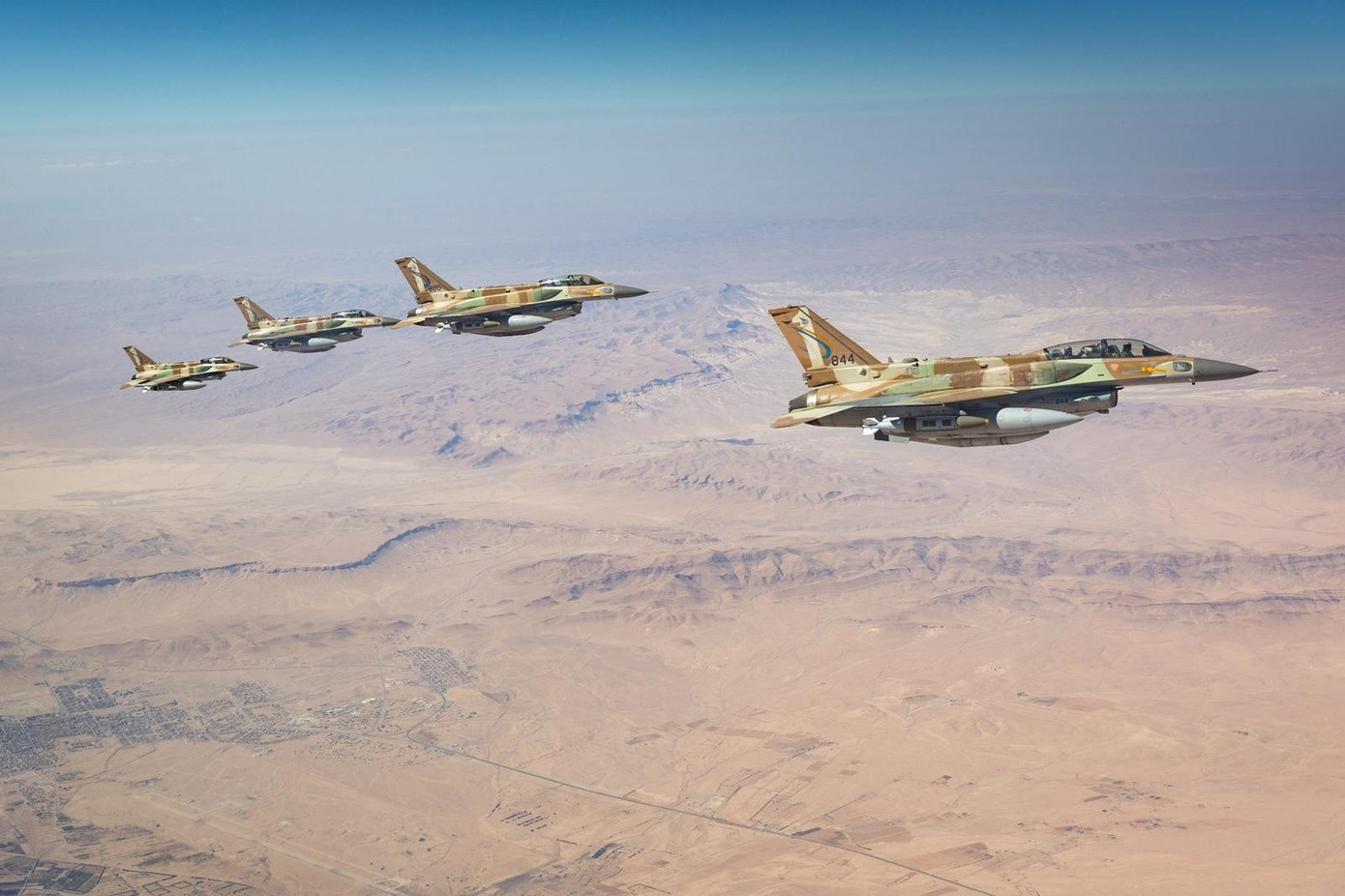 Máy bay chiến đấu F-16i của Không quân Israel bay đến Iran, ngày 4/3/2026. Ảnh: IDF 12b-26.jpg