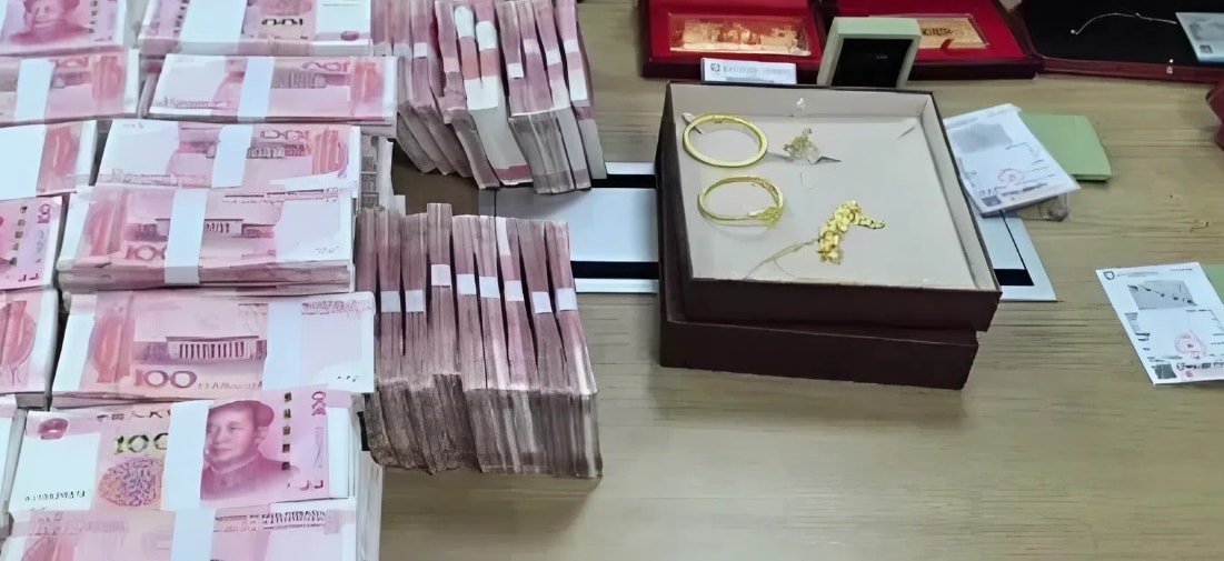 Tịch thu 6 xe Porsche, lượng lớn tiền mặt, vàng... trị giá 216 tỷ đồng của Kế toán trưởng công ty dệt may