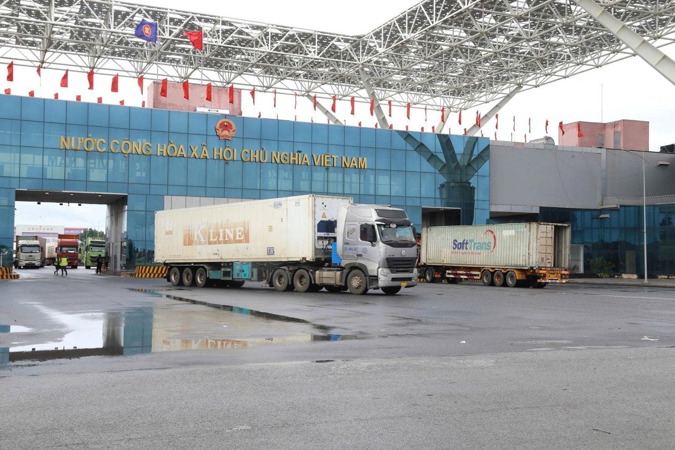 Móng Cái – Đông Hưng nâng cấp lên cửa khẩu thông minh: 50.000 lượt khách/ngày, thông quan chưa tới 1 giây