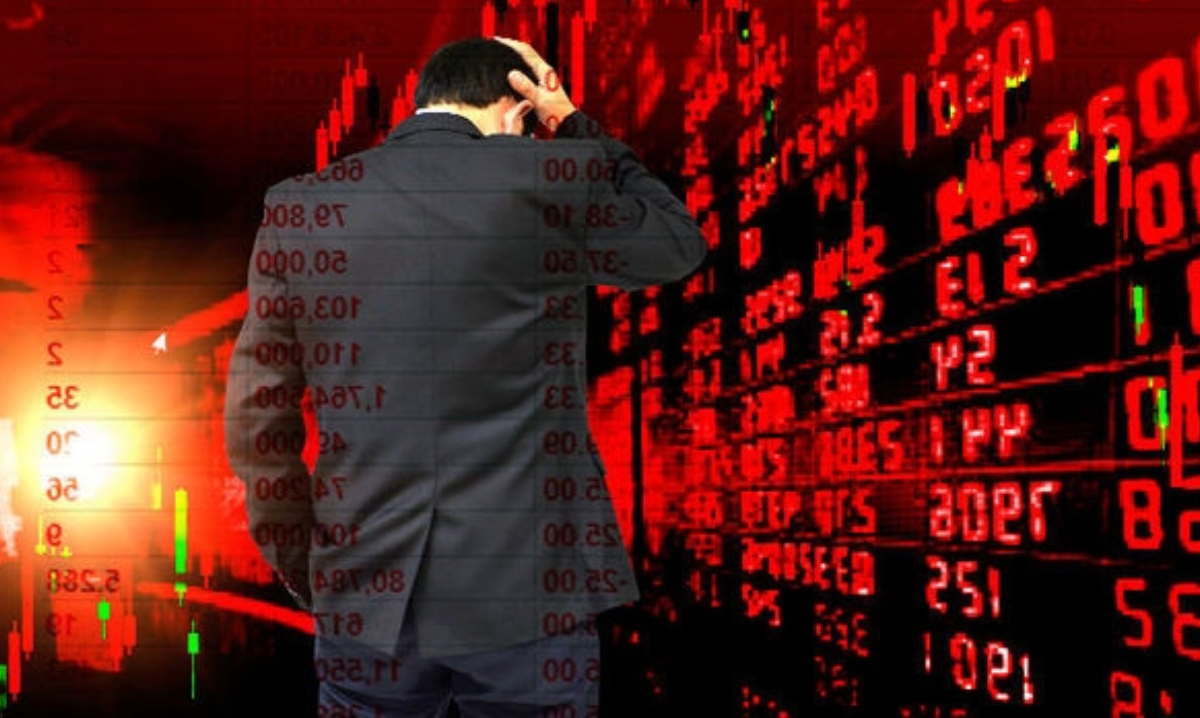 Cổ phiếu giảm sàn vì căng thẳng Trung Đông, nhà đầu tư nên cơ cấu danh mục ra sao?