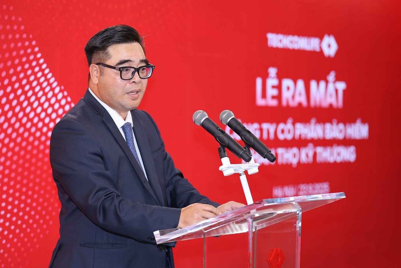 ong-ngo-viet-trung-cuc-truong-cuc-quan-ly-giam-sat-bao-hiem-bo-tai-chinh (1)