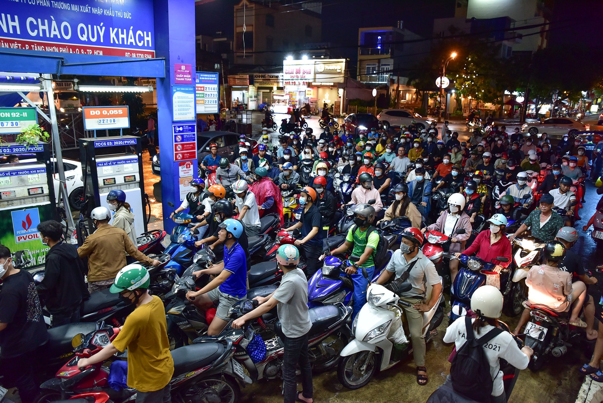 Chính phủ yêu cầu 'xả gấp' Quỹ bình ổn xăng dầu: Biên lợi nhuận doanh nghiệp phân phối chịu áp lực?