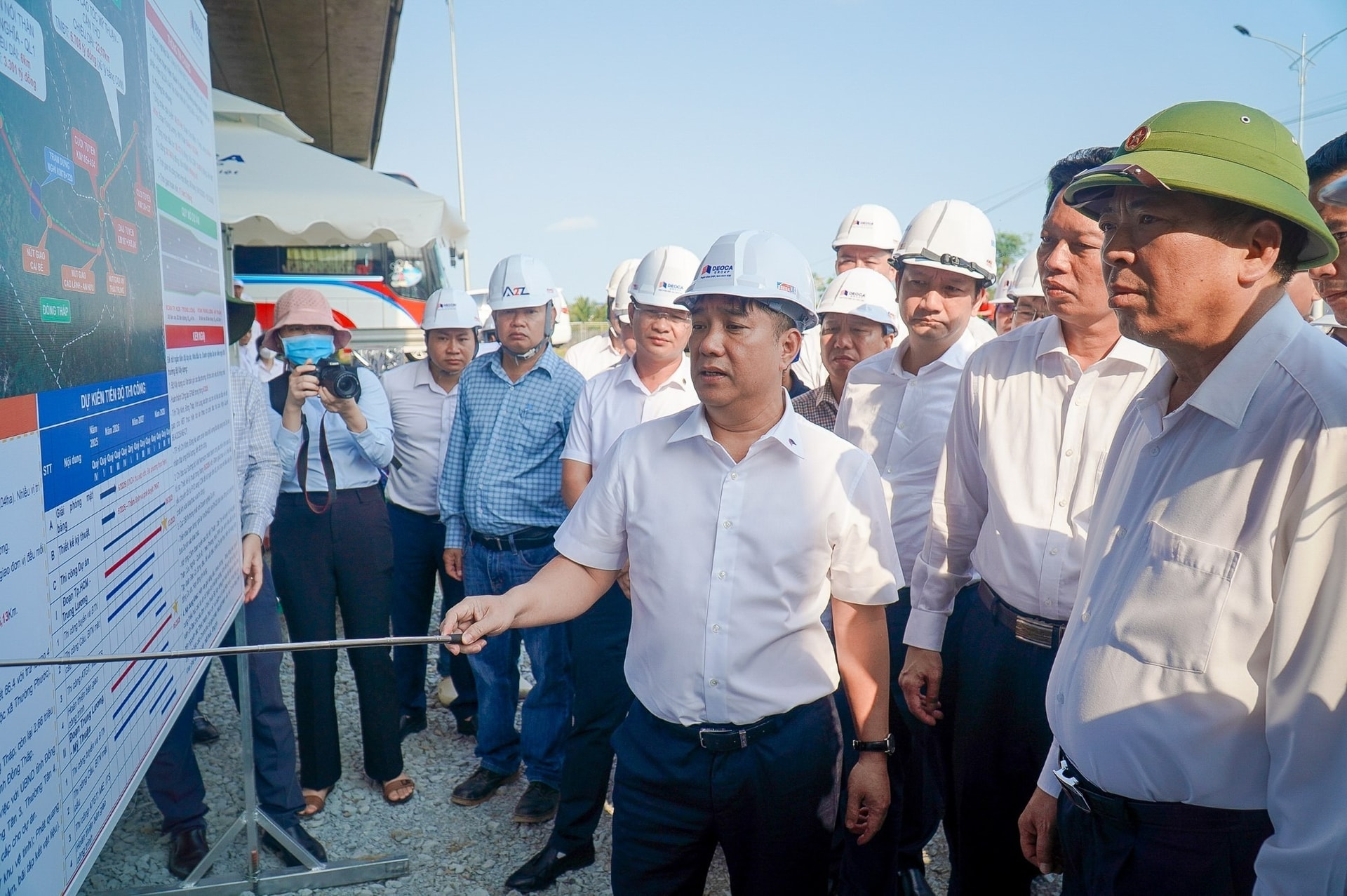 Bộ trưởng Bộ Xây dựng chỉ đạo ‘nóng’ tại dự án 36.000 tỷ đồng do liên danh Đèo Cả - CII - Tasco - Hoàng Long thực hiện