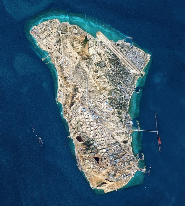 Hòn đảo nơi 90% dầu xuất khẩu của Iran đi qua và kịch bản sẽ khiến giá dầu bùng nổ