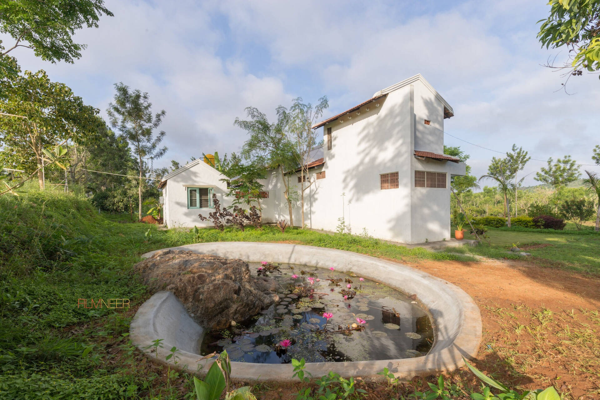 Tận hưởng không gian sống bình yên trong căn nhà 200m2 giữa khu vườn xanh mát giữa vùng quê- Ảnh 1.