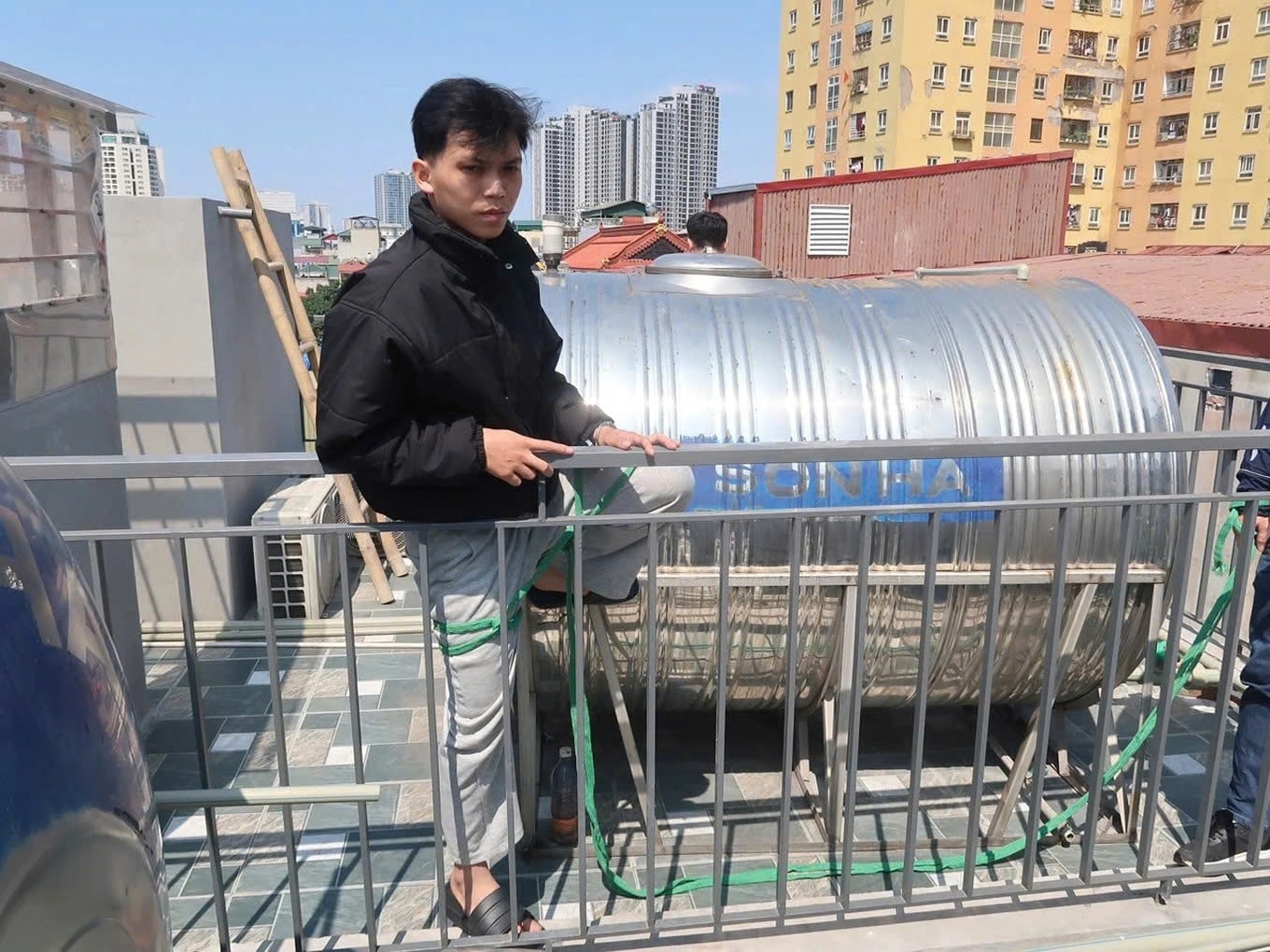 Đột nhập phòng trọ, bắt giữ Trần Quang Trường 24 tuổi, thu giữ hơn 50 chỉ vàng