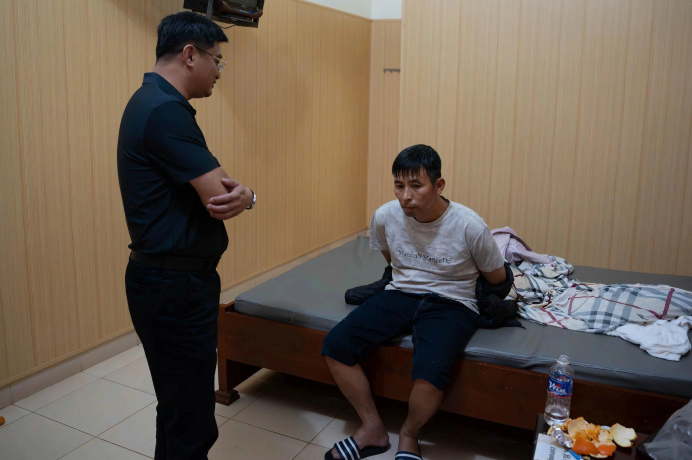 Đột kích một nhà nghỉ, bắt ‘ông trùm’ Phạm Hồng Thái 43 tuổi