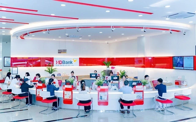 HDB được dự báo tăng 23%: Chủ tịch HDBank vào hàng 60.000 cổ phiếu
