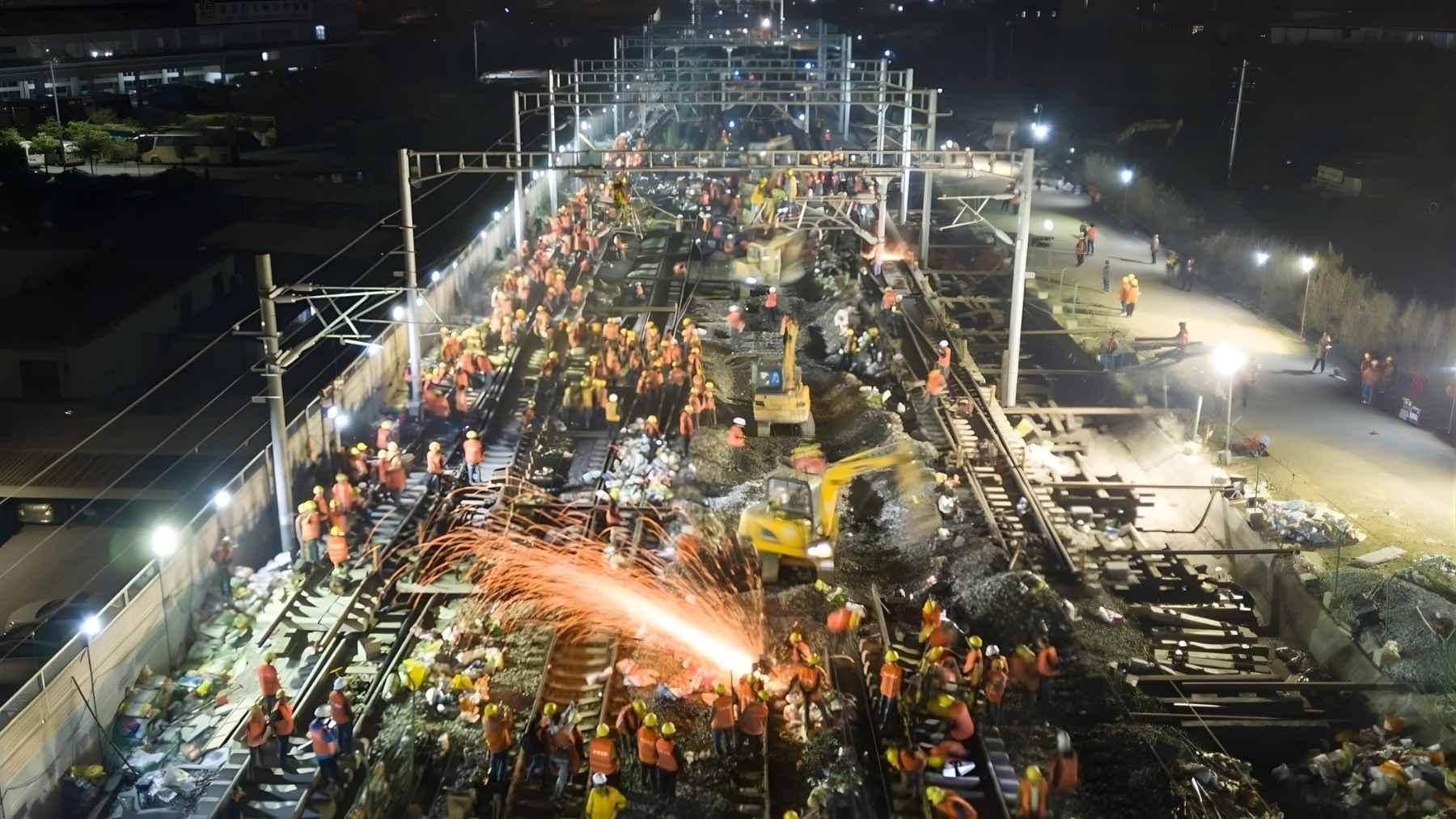 china-high-speed-railway-1500-workers-night-construction_1773394347.jpg