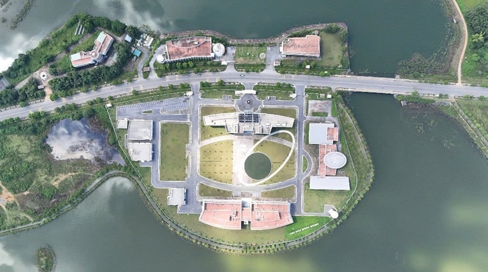 Việt Nam chính thức khánh thành Trung tâm Vũ trụ đầu tiên: Tổng vốn đầu tư hơn 7.000 tỷ, cách trung tâm Hà Nội chỉ 40km Việt Nam chính thức khánh thành Trung tâm Vũ trụ đầu tiên: Tổng vốn đầu tư hơn 7.000 tỷ, cách trung tâm Hà Nội chỉ 40km