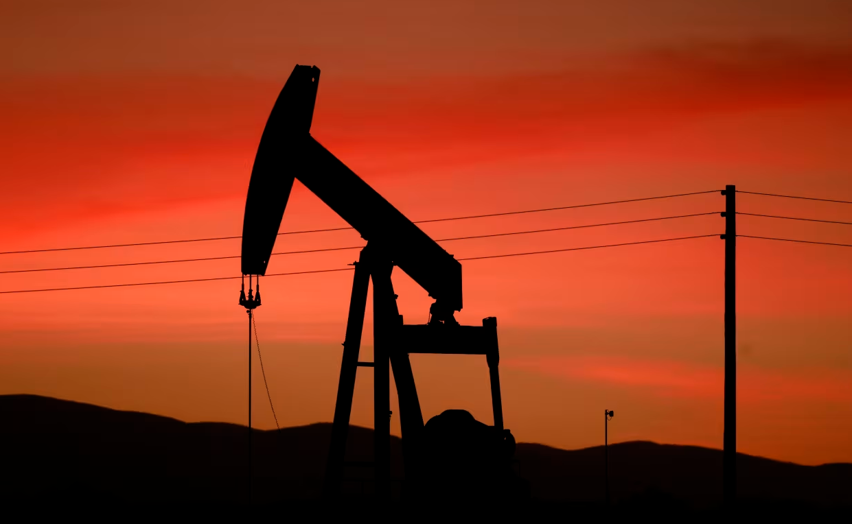 IEA xả kho kỷ lục 400 triệu thùng, vì sao giá dầu vẫn tăng vọt?