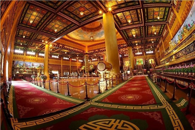 Công trình tâm linh 5.000m2 từng lớn nhất Việt Nam: Kiến trúc 'vuông - tròn', nằm trong khu du lịch lọt TOP Đông Nam Á, được dát vàng 24K- Ảnh 5. Công trình tâm linh 5.000m2 từng lớn nhất Việt Nam: Kiến trúc 'vuông - tròn', nằm trong khu du lịch lọt TOP Đông Nam Á, được dát vàng 24K- Ảnh 5.