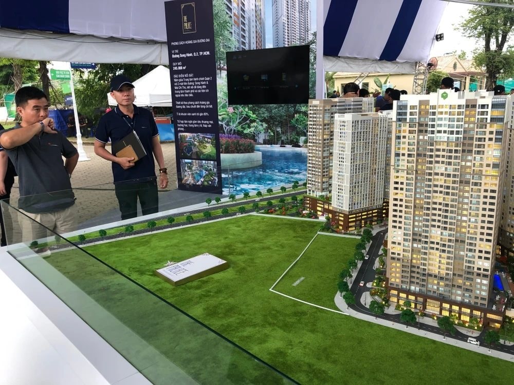 Giá căn hộ giảm sốc cả tỷ đồng vẫn khó bán: Thị trường bất động sản bước vào giai đoạn 'xả hàng'?