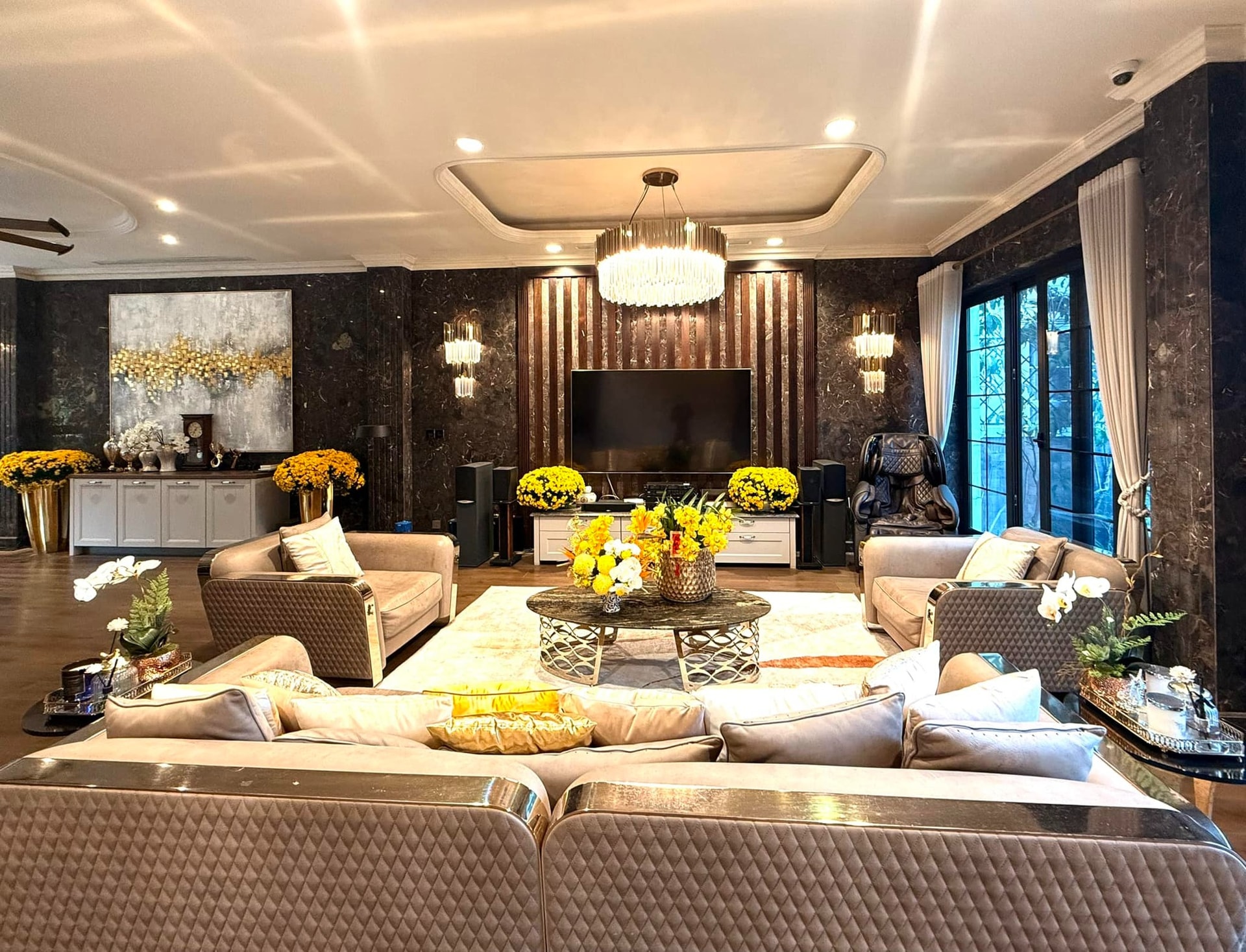 Biệt thự bạc tỷ 600m2 của 'phú bà showbiz Việt': Tọa lạc ở khu đắt đỏ bậc nhất Hà Nội, nội thất nhập khẩu châu Âu- Ảnh 8.