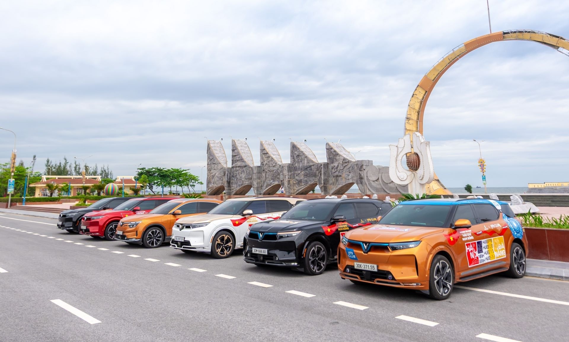 Nghịch lý thời giá xăng “nhảy múa”: Đi xe động cơ hơn 400 mã lực không phải lo một đồng tiền nhiên liệu Nghịch lý thời giá xăng “nhảy múa”: Đi xe động cơ hơn 400 mã lực không phải lo một đồng tiền nhiên liệu