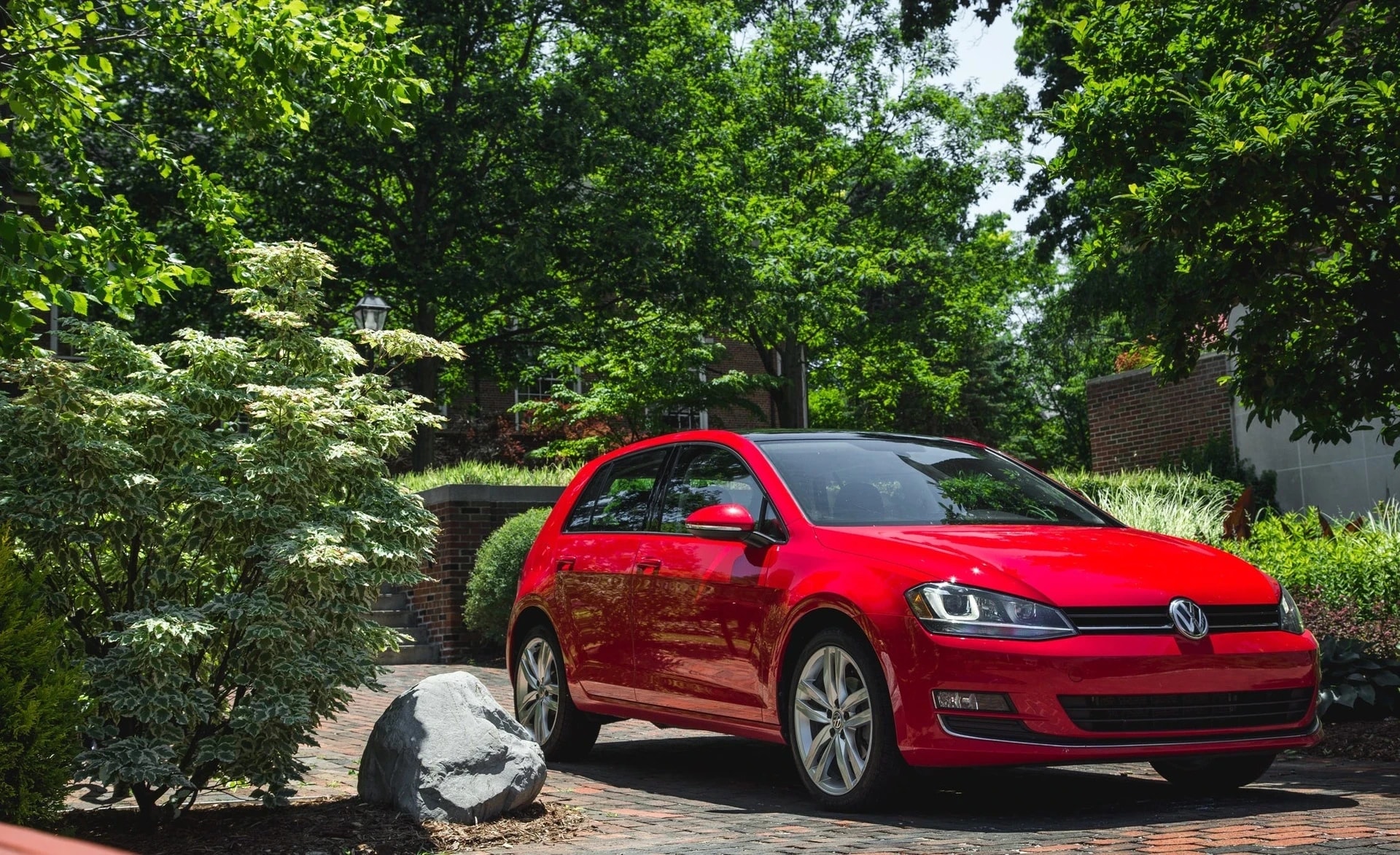 2015_volkswagen_golf_tsi_1011.webp