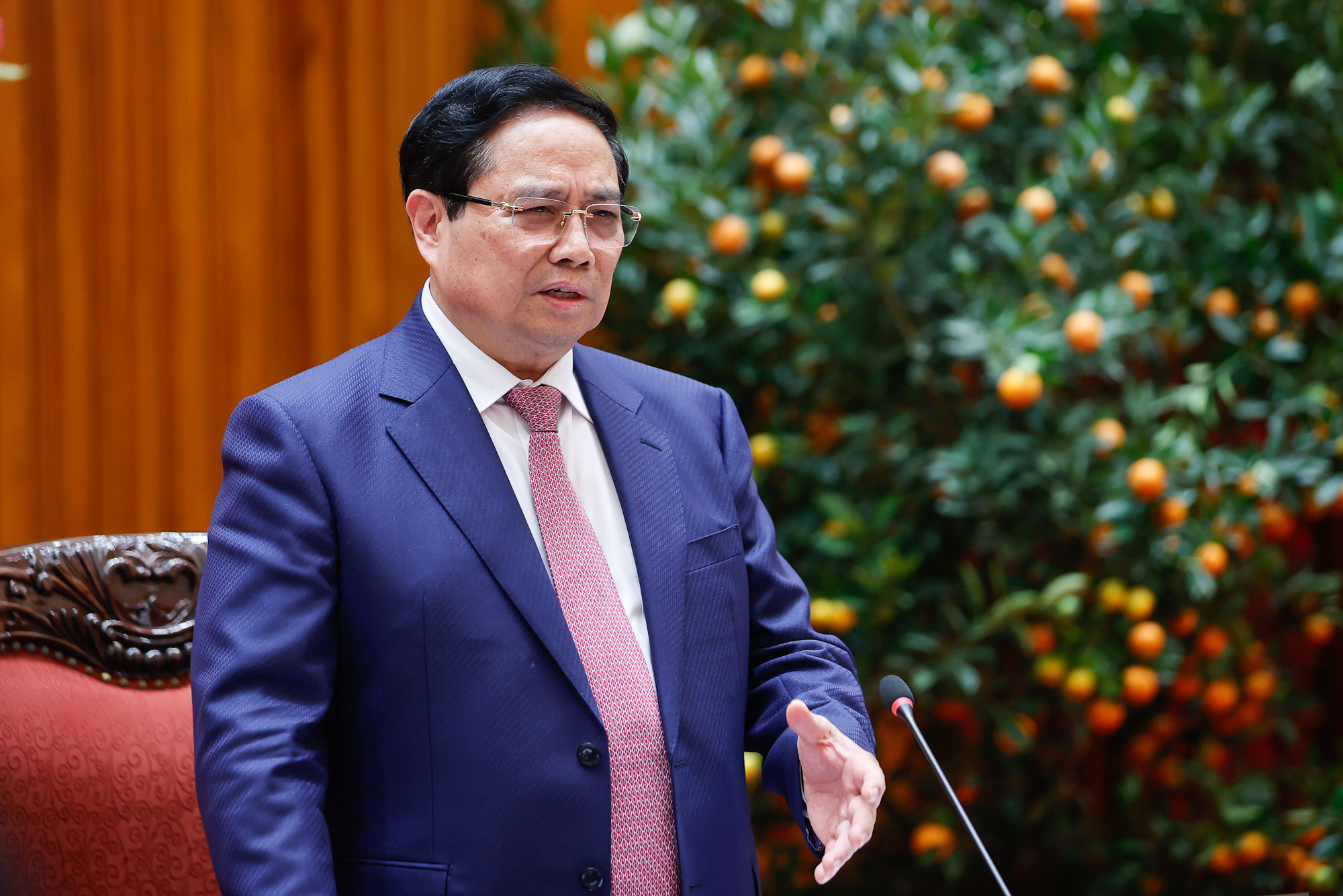 Thủ tướng: Dứt khoát không để thiếu xăng dầu trong mọi trường hợp; xem xét bố trí ngân sách để hỗ trợ bình ổn giá- Ảnh 3. Thủ tướng: Dứt khoát không để thiếu xăng dầu trong mọi trường hợp; xem xét bố trí ngân sách để hỗ trợ bình ổn giá- Ảnh 3.