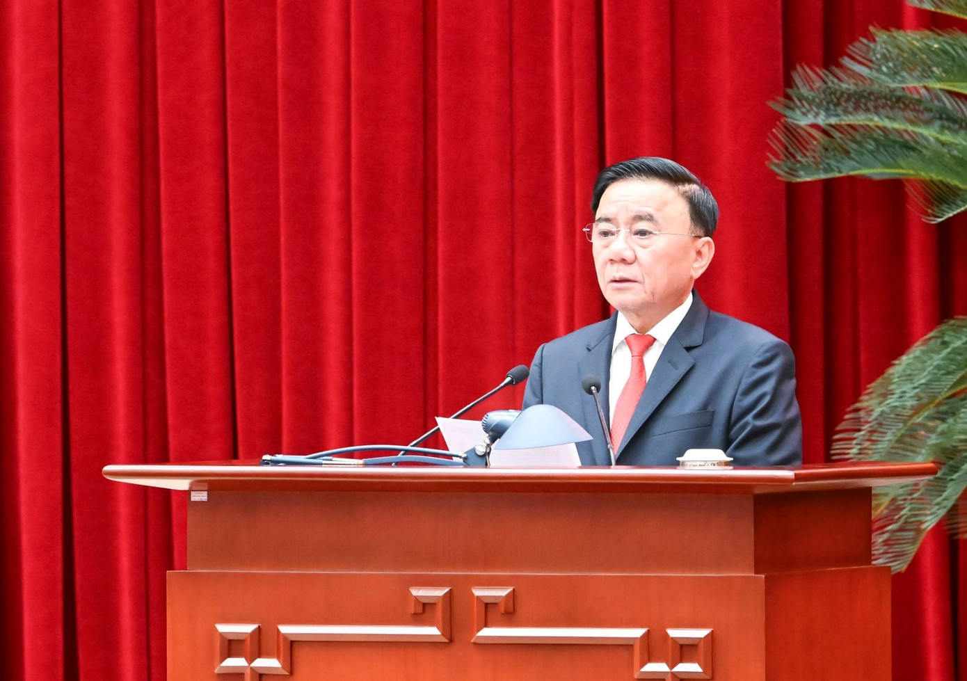 Thường trực Ban Bí thư Trần Cẩm Tú phát biểu tại hội nghị. Ảnh: Cổng thông tin Đảng Cộng sản. tienphong-173mrtu.jpg
