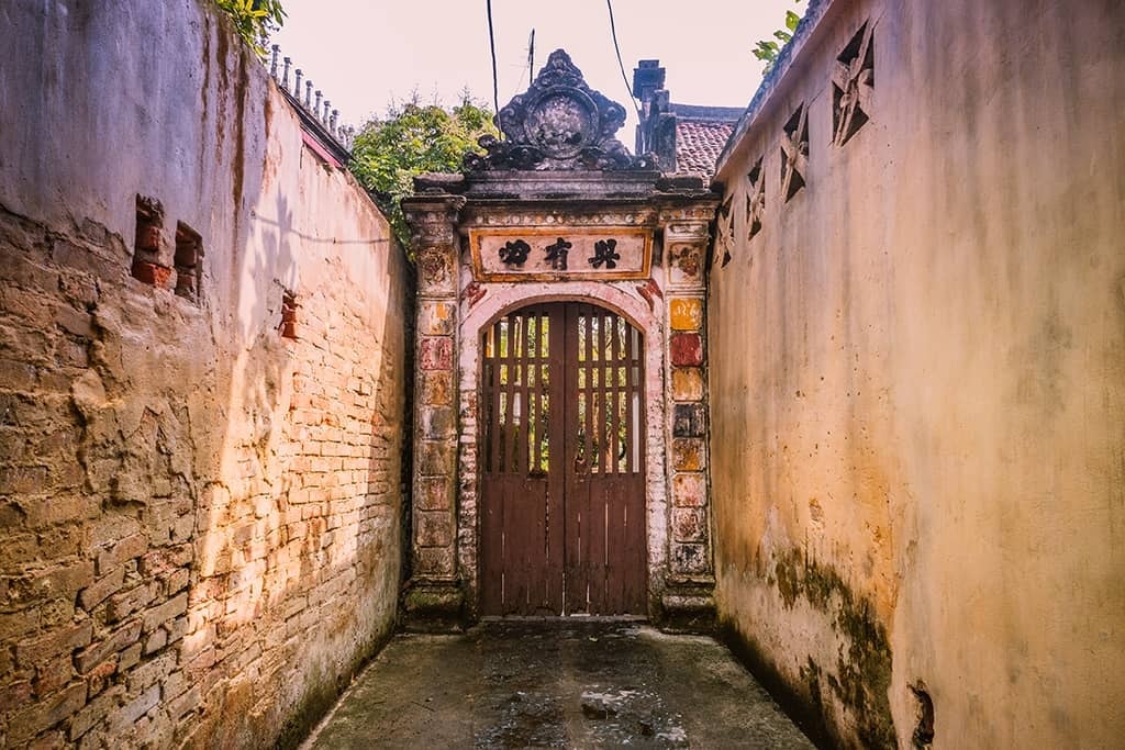 Ngôi nhà cổ trong một ngách nhỏ.