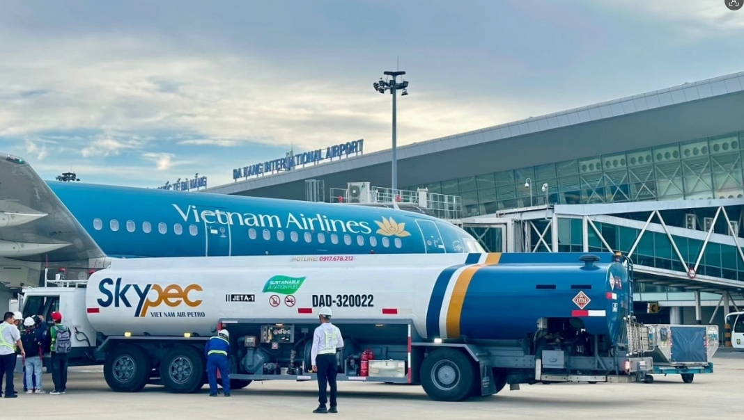 Hàng không, vận tải đề xuất giảm 50% phí, hạ thuế nhiên liệu để đối phó căng thẳng Trung Đông