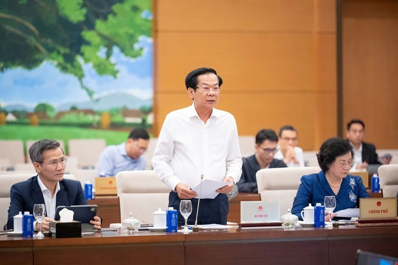Bộ trưởng Bộ Nội vụ Đỗ Thanh Bình tại phiên họp. Ảnh: QH 183nv.jpg